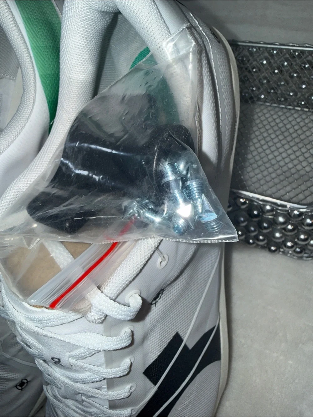 On Running removable spikes 12.5 mens Athletic Sneaker cleats, White Black, Mint